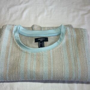 Forever 21 Men's Light Blue and Beige Crewneck Sweater